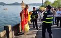 “法海”在西湖和保安斗嘴,该怎么看?