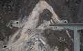 阿坝红旗桥垮塌:司机发现裂缝后上报,官方快速管制免于伤亡