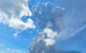 印尼一火山喷发,火山灰柱高约10公里