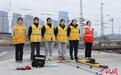 (新春走基层)贵州:“00后”女子检查组为“陆地航母”保驾护航