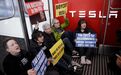 “卖掉特斯拉股票,卖掉特斯拉车”!全美多地爆发“反马斯克”示威