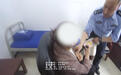 骗子冒充警察并传授话术,大妈做“学习笔记”,被骗23万元后还想转款…