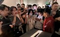 国庆节极目新闻多路记者探访武汉景区:山东大学生直奔“看剑”,山西游客拖行李箱打卡