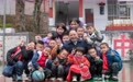 给这位老师发工资,村民为什么每次都要把钱放进蒸笼里?