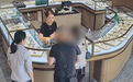 67.3万买两块劳力士,不挑选不试戴,店员苦劝2小时,民警上门时正打包寄出