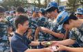 武汉轻工大学师生“手搓”月饼送新生