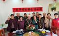 一别53年!11位学生手捧鲜花赴约,86岁老师当场红了眼眶