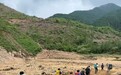 四川小伙为广西灾区徒步运物资,不幸倒在山路上