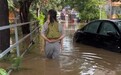 暴雨中的东北农民:一年的收成悬了,地窖里攒的口粮全部被泡