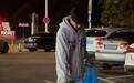 “她太累了”,宁波高三男生张嘉辰,帮环卫工妈妈扫街数年