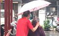 陈国胜,70岁,曾坚持闭眼练习切菜洗衣做饭,失明后这样宠护失智老伴