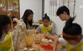 传统技艺“搭上”中秋民俗在节日烟火里焕新生 为假日消费增添新亮点