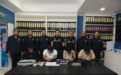 3名赴泰女子被囚禁,泰国警方解救时抓获4名男子!现场缴获铁链及吸毒用具