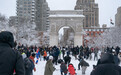 美媒:警察被雪球和冰块击中受伤,一场雪仗引发纽约政治冲突