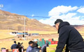 取暖炉、保暖衣、热饭菜……多方驰援满载深情暖震区 | 西藏7.0级地震