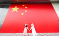 郑州满城中国红,我和国旗合个影丨摄影报道