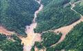 暴雨、山洪、泥石流袭击石门:侥幸逃生的村民在山头眺望家乡,发现村庄已消失不见