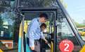 武汉光谷:拧紧校车“安全阀”护航学子平安路