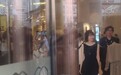 48岁袁泉出席青年电影展,穿黑色套装踩10cm高跟鞋,身材挺拔气质好