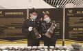 厦门邮轮港海关查获76件文物