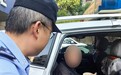 七旬老人迷路神情恍惚,民警接到报警赶来,一碗热米粉暖了归途