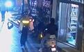 辅警背80岁迷路老人回派出所,警摩腰带被临时“托管” 近日傍晚,无锡