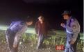 夜间巡逻遇走失老人,通山“00后”民警护送归家