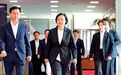 做记者,进“大厂”,当总理,她一路开挂