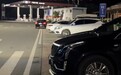 贵州游客汽车离加油站20多米燃油耗尽,请员工灌油被拒,无奈花350叫拖车