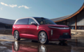 比亚迪王朝旗舰SUV 23.99万起开卖!支持后轮转向,纯电续航950公里
