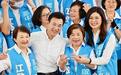 台中蓝营大团结!江启臣、杨琼璎一抱泯恩仇,卢秀燕发声了