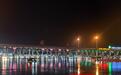 直击“中国最大高速收费站”春运免费最后一夜:多车在雨中卡免费最后时刻“压哨”通过,有车主错过后淡定称没专门卡点