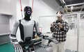 机器人上岗前也要先练基本功,人们习以为常的动作,机器人都需要反复训练