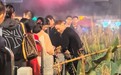 导演下湖为游客捞手机,这场没有剧本的“生活剧”,在黄冈遗爱湖上演