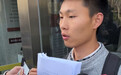 配合警方调查后,“梅姨案”被拐者申聪从广州凌晨飞抵山东,只为见证“入室抢婴案”人贩子被严惩:他带着自己案件判决书,与姜甲儒相拥互相鼓励