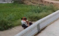 叔侄俩将溺亡男子送回家离开,未通知对方家人也未报警,做好事还是涉嫌犯罪?