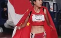 亚运会夺银牌的李春辉,国庆回家也躲不过掰苞米,网友:既是国家的功臣,也是父母的女儿
