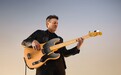 FENDER 致敬颠覆风格、点燃现代舞台的传奇乐器PRECISION BASS 诞生 75 周年