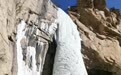 山西五台滴水崖冰瀑布太壮观了!当地居民:每年持续好几个月