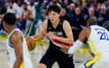 篮球——NBA季前赛:开拓者不敌勇士