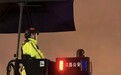 瞭望塔警灯闪烁,守护烟花秀安全热烈盛开
