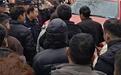 男子闪婚后称女方拒绝同房,开礼炮车上门喊话“还彩礼”,女方回应