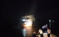 险!船员下水清理螺旋桨时被缆绳缠绕,贵港海事、消防连夜紧急施救