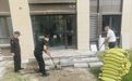 一楼业主私占绿地,黄陂城管快速处置小区毁绿行为
