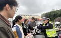 武汉蔡甸交警走进长江大学,花式“喊话”电动自行车安全