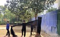 武汉二环线桥墩下有人私设“弹弓训练场”,青山城管柔性执法消除隐患