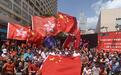 香港市民在尖沙咀高唱国歌:想让内地游客知道香港人是爱国的