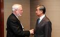 中国、梵蒂冈外长首次举行会晤