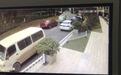 因被嫌速度慢起冲突 快递小哥被汽车“顶着”推行了2米