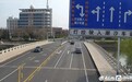东营黄河路与胶州路路口的“潮汐车道”怎么走?记者带你了解